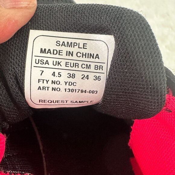 Under Armour Womens Charged Rogue 2 Running Shoes Not for Sale Markings BlK/PK - Picture 8 of 9